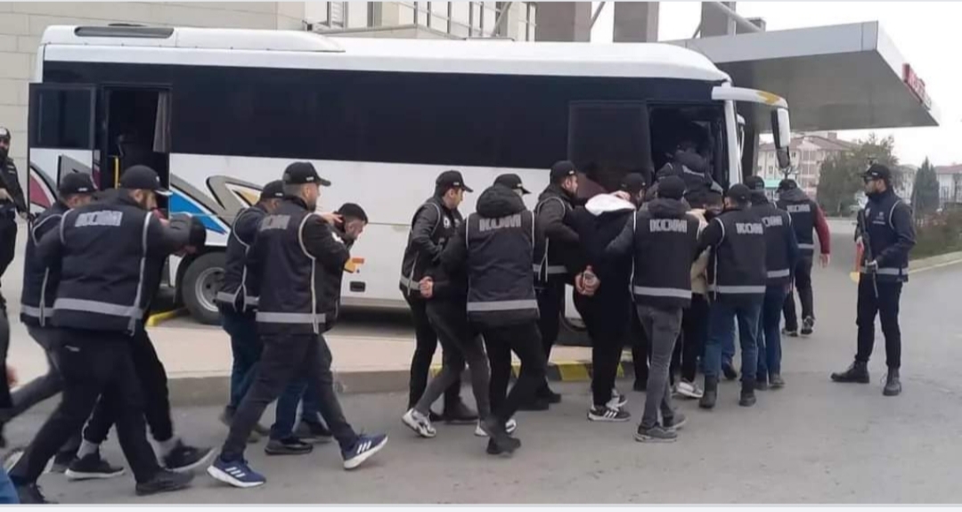 आतङ्कवादी सङ्गठनलाई आर्थिक सहयोग गरेको आरोपमा टर्कीएद्वारा ३२ सन्दिग्ध पक्राउ