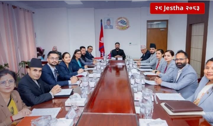 मन्त्रिपरिषद् बैठक बस्दै