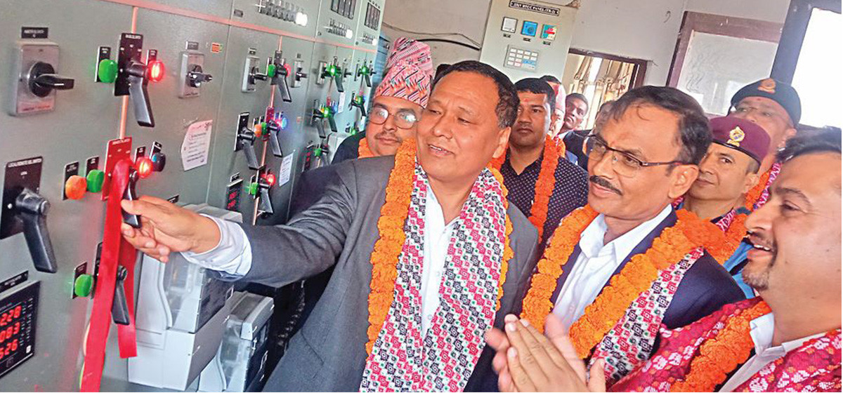 घिसिङद्वारा मोतीपुर-तौलिहवा ३३ केभी डबल सर्किट लाइनको उद्घाटन