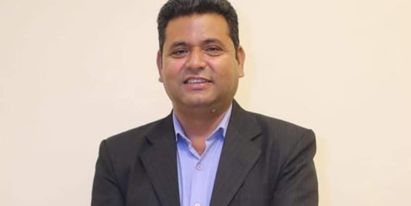 नेताको टाउको होइन, कार्यकर्ताको मन जोड्नुपर्छ ।एमाले नेता निरज आचार्य