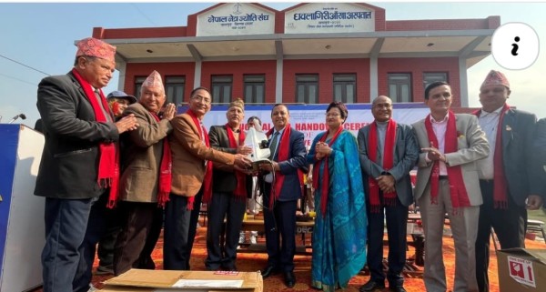आँखा अस्पताललाई ८० लाख बढीको उपकरण सहयोग