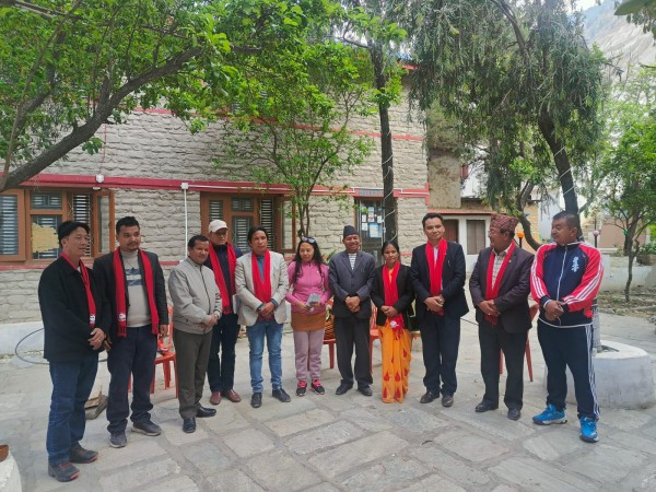 दुर्गम पालिकाबाट असल अभ्यास सिक्दै बुढानिलकण्ठ प्रमुख उपप्रमुख शिक्षा प्रमुख डोल्पा पुगे।