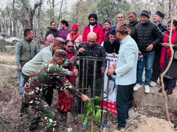 प्रधानमन्त्री एवं नेकपा (एमाले) का अध्यक्ष केपी शर्मा ओलीको जन्मदिनका अवसरमा गृहजिल्ला झापामा ‘जन्मोत्सव पार्क’ नामकरण गरिएको छ।