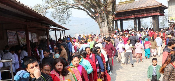 डोलेश्वरमा एकैदिन ६० हजारले गरे दर्शन, गरेका छन्,