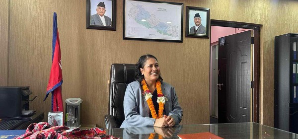 सरकारकै असहयोगले शिक्षामन्त्रीको राजीनामा
