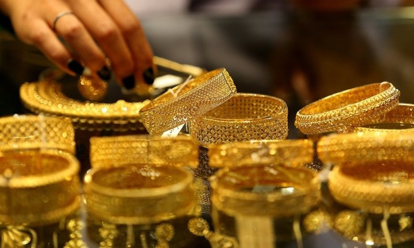 तोलामा ११ सयले घट्यो सुनको मूल्य, कतिमा हुँदैछ कारोबार?