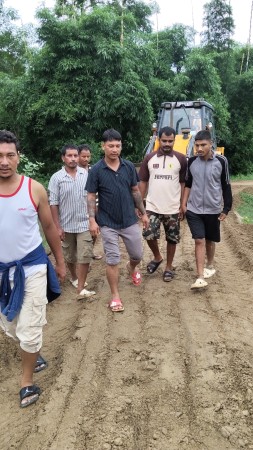 बाँसगढीको बिजौरामा सडक मर्मत सम्पन्न, तर विकट वडाहरूमा विकासको पर्खाइ कायम