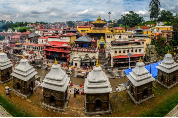 पशुपतिनाथ मन्दिरभित्रका फलामे बार हटाइने : भक्तजनको सुझावपछि कोषको नयाँ निर्णय