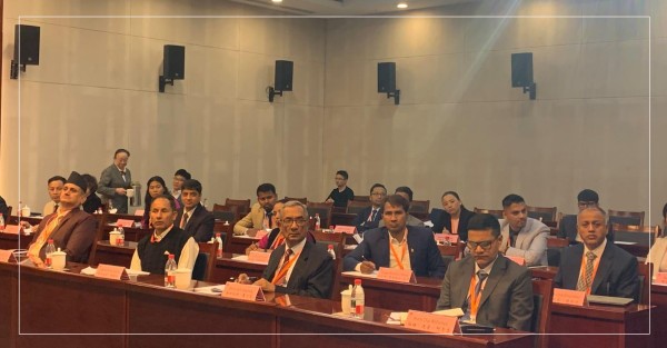 चीनको चोङकिङमा माओवादी केन्द्र र सीपीसीका नेताहरूबीच भेटवार्ता