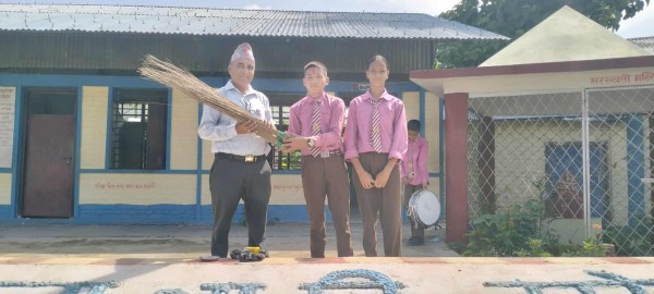 विद्यार्थीबाट असल संस्कारको सुरुवात, जन्मदिनमा विद्यालय र साथीको सहयोग