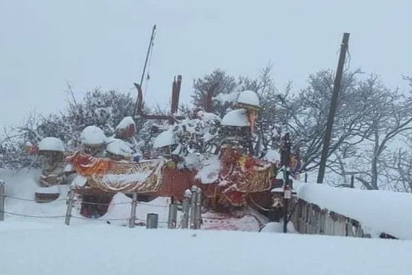 पाथीभरा क्षेत्रमा शनिवार दिउँसोदेखि हिमपात