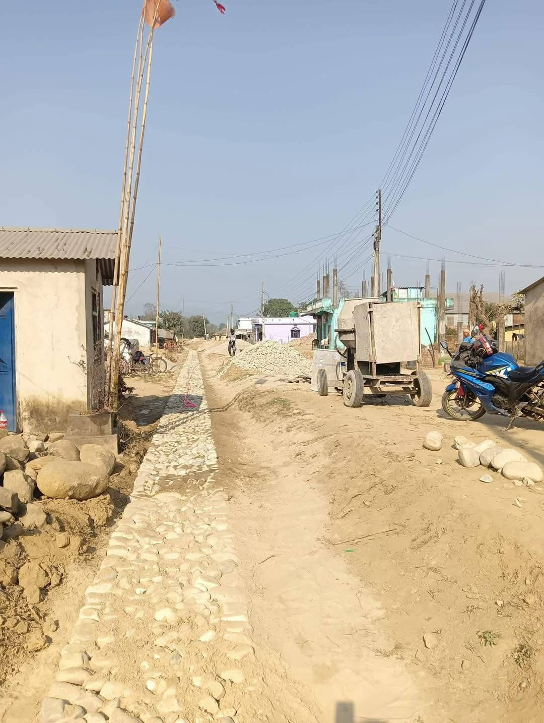 बाँसगढी-३ पुष्पनगर चोकदेखि लक्ष्मणपुर सडकखण्डमा विकास निर्माण तीव्र
