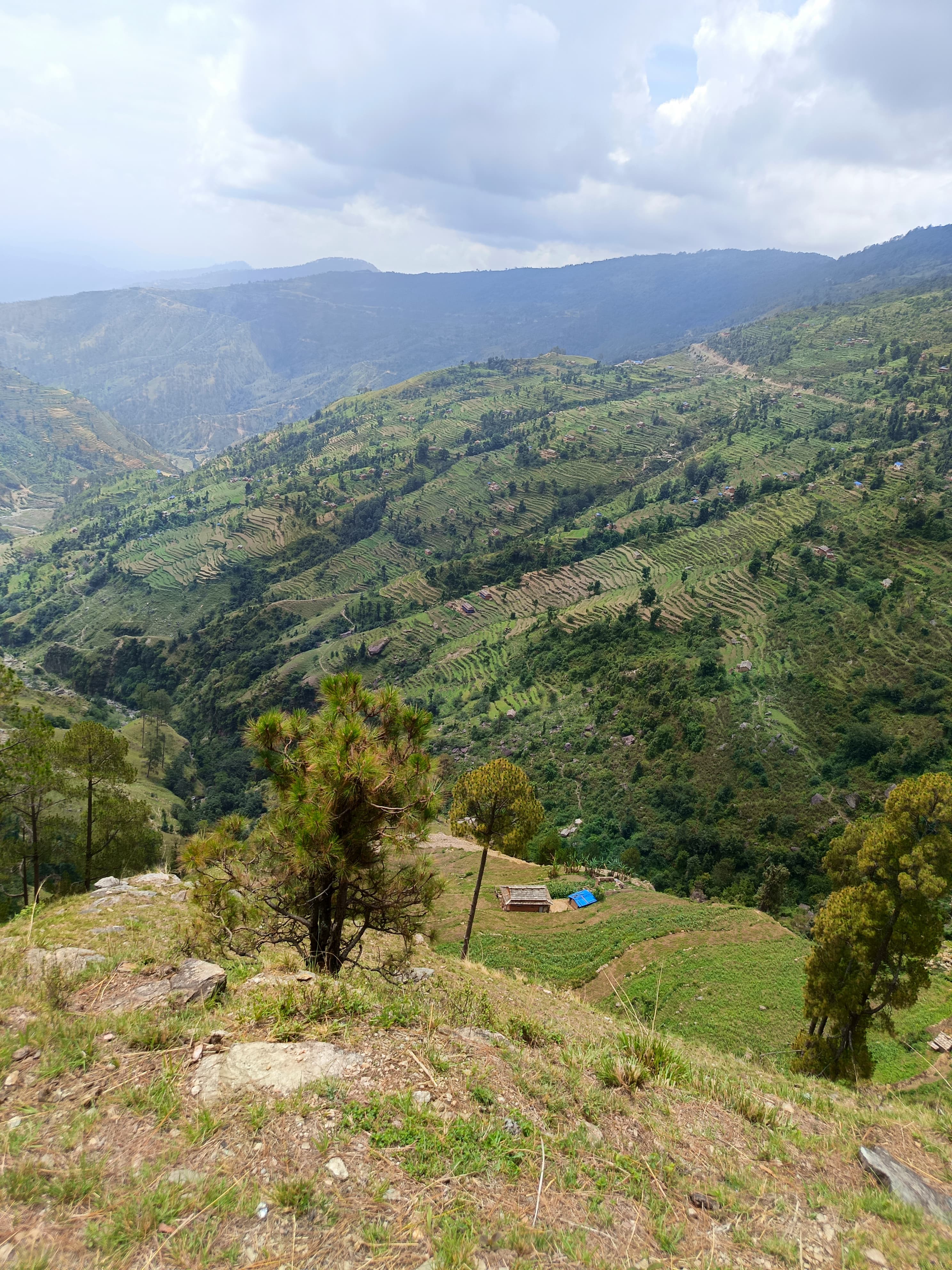 रोकायजाँतमा आधा गाउँमा बत्ती, आधा गाउँ अझै अन्धकारमै