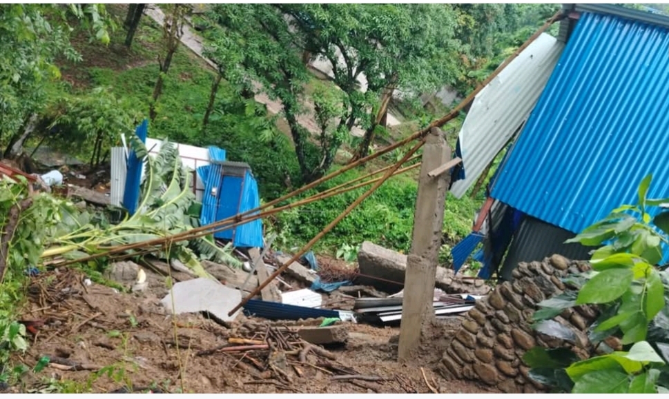 धरान र इनरुवामा अविरल वर्षा र पहिरोले ठूलो क्षति, दर्जनौँ परिवार विस्थापित