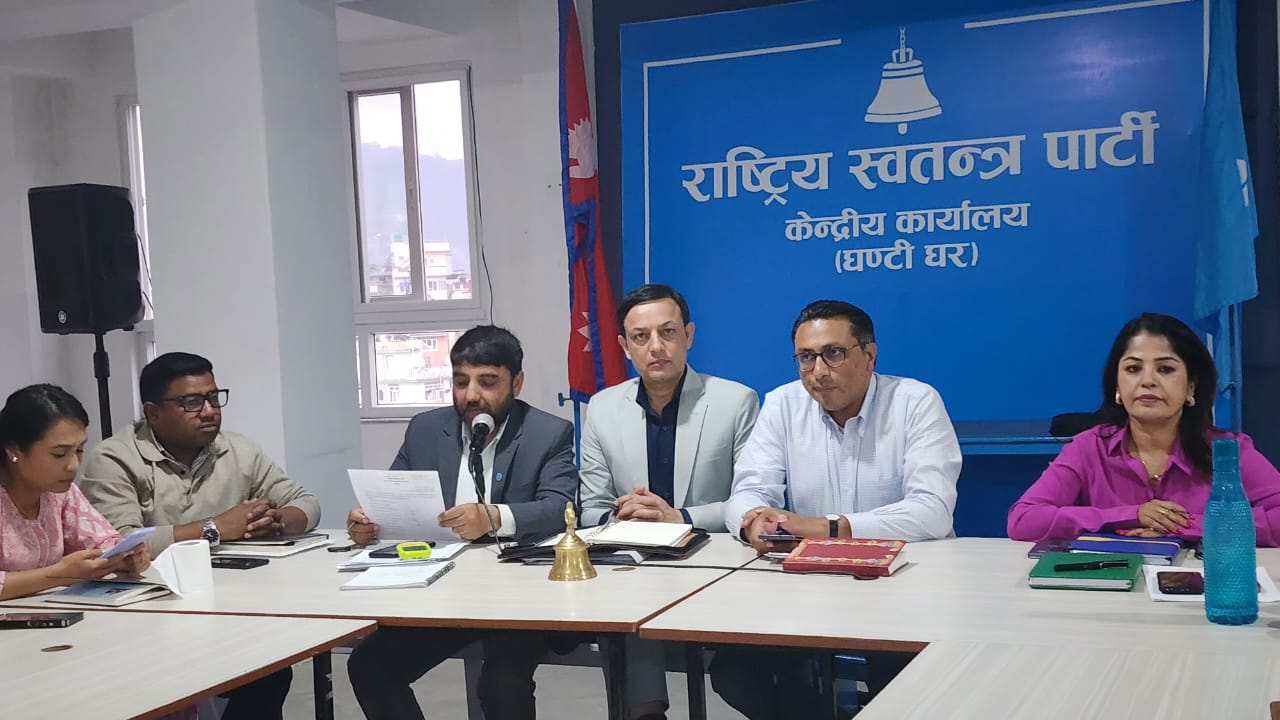 सुमनाले राजीनामा बुझाएकै बेला रास्वपाले ६ जनालाई दियो दोहोरो भूमिका
