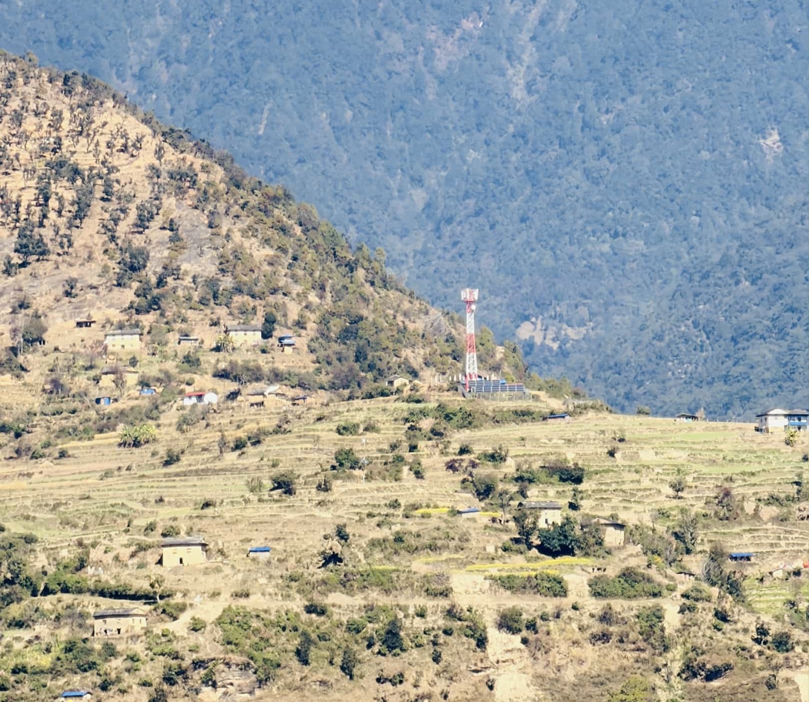 कुशे गाउपालिका ३ मा रहेको टावर संकट: ६ महिनादेखि जनतालाई ११ घण्टा ‘सञ्चारविहीन’ बनाउने टेलिकमको लापरबाही!