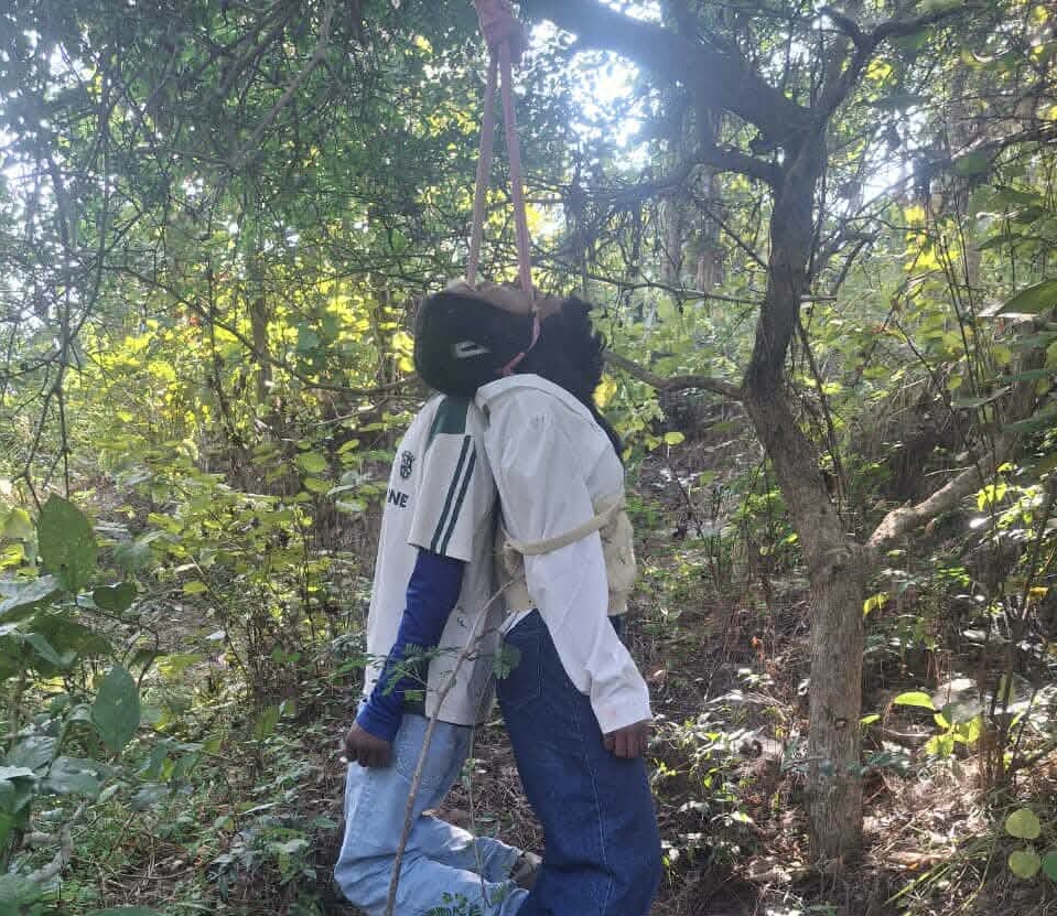 आज सुर्खेत काक्रेबिहार जंगलमा युवायुवती झुण्डिएको अवस्थामा फेला, सनाखतपछि अनुसन्धान तीव्र