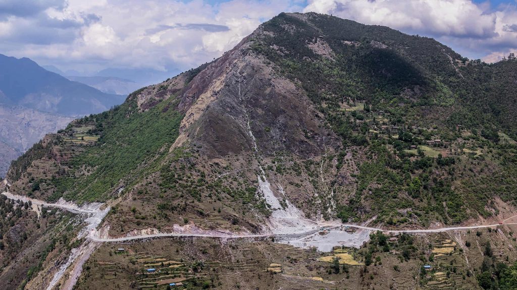 रुकुमपूर्वको मुख्य सडक १९ दिनका लागि बन्द, वैकल्पिक मार्ग प्रयोग गर्न आग्रह